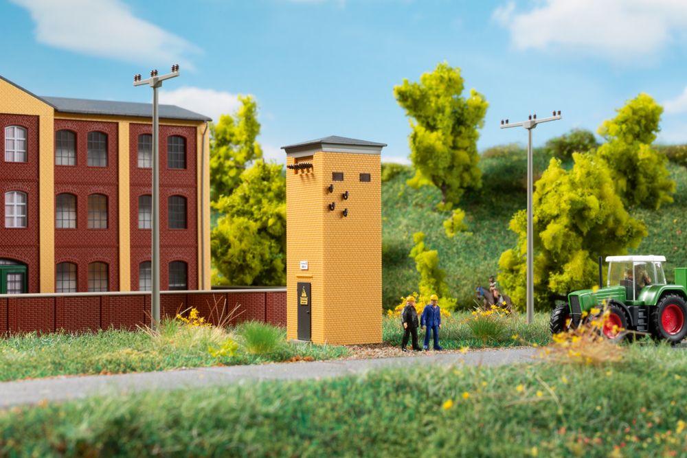 N-Transformatorenhäuschen mit Masten