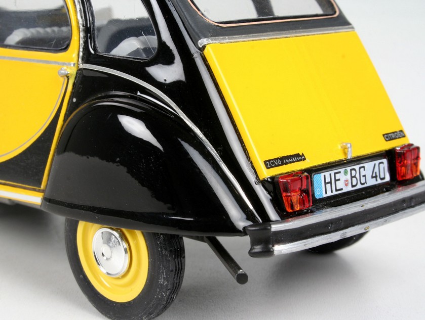 1:24-Citroen 2CV Charleston