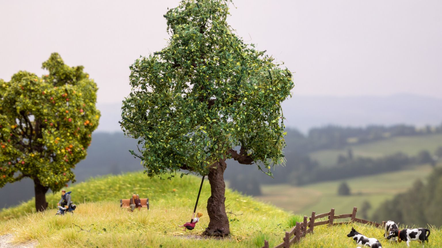 N-micro motion Baum mit Schaukel