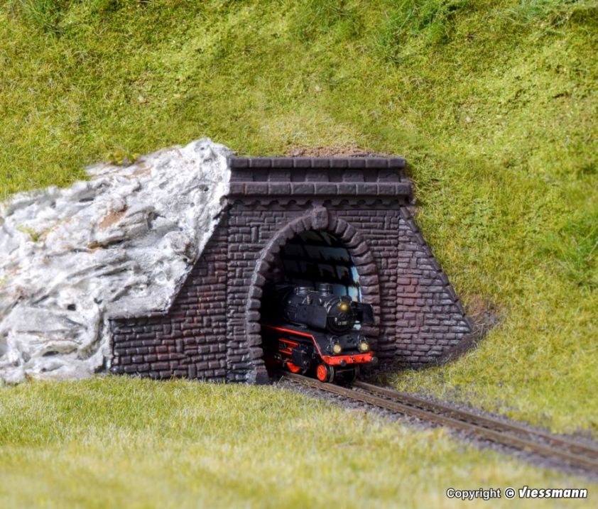 Z-2 Tunnelportale mit Röhren, eingleisig