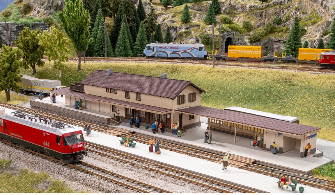 N-Bahnhof Bergün 33,7x7cm, 5 cm hoch